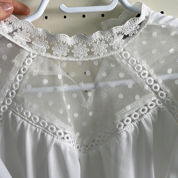 Embroidered white blouse XS - Picture 2 of 7